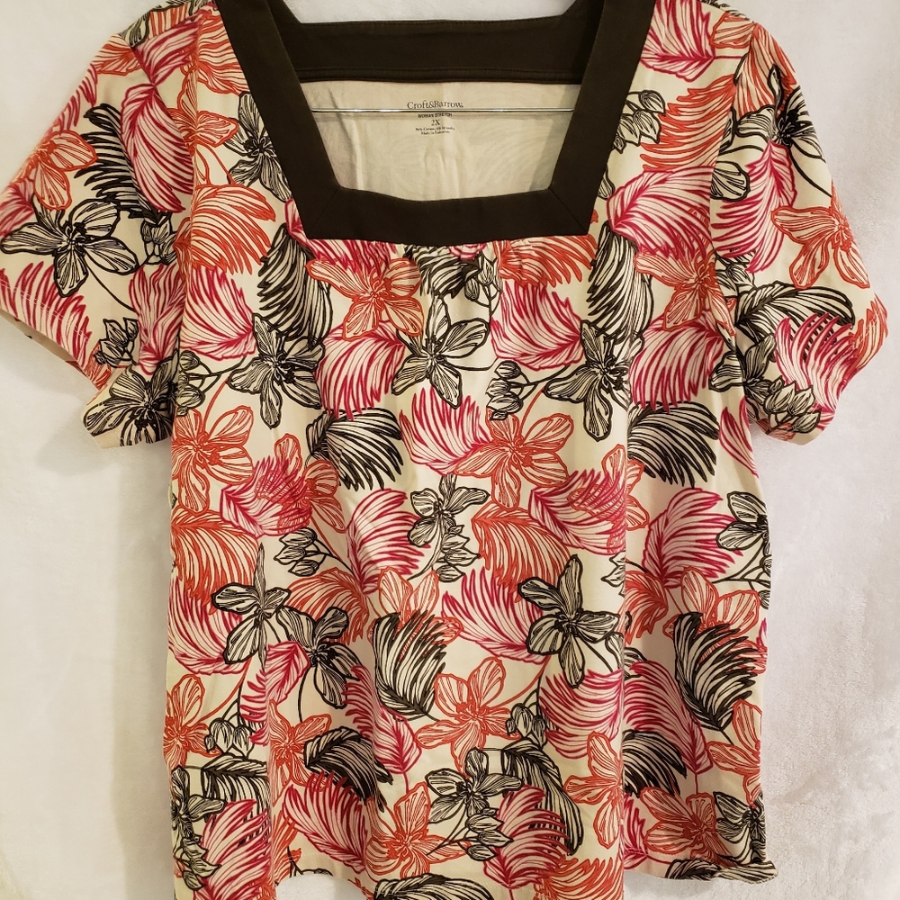 Women 2X square neck top